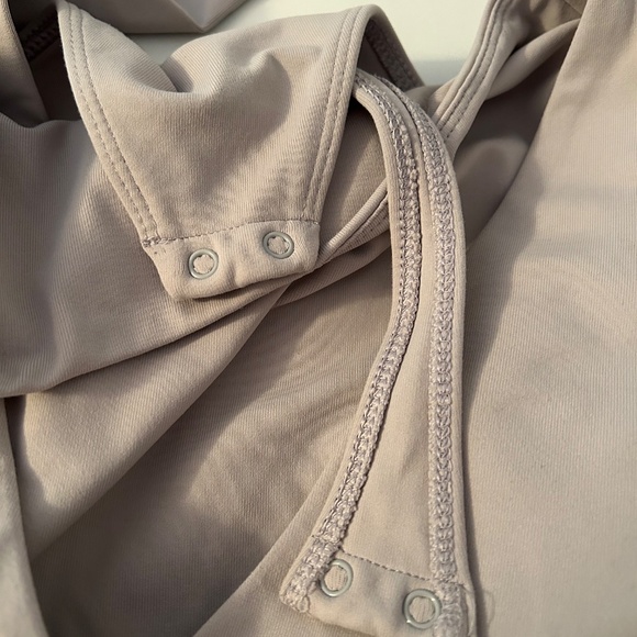 Babaton Contour V-Neck Longsleeve Bodysuit - Picture 6 of 6